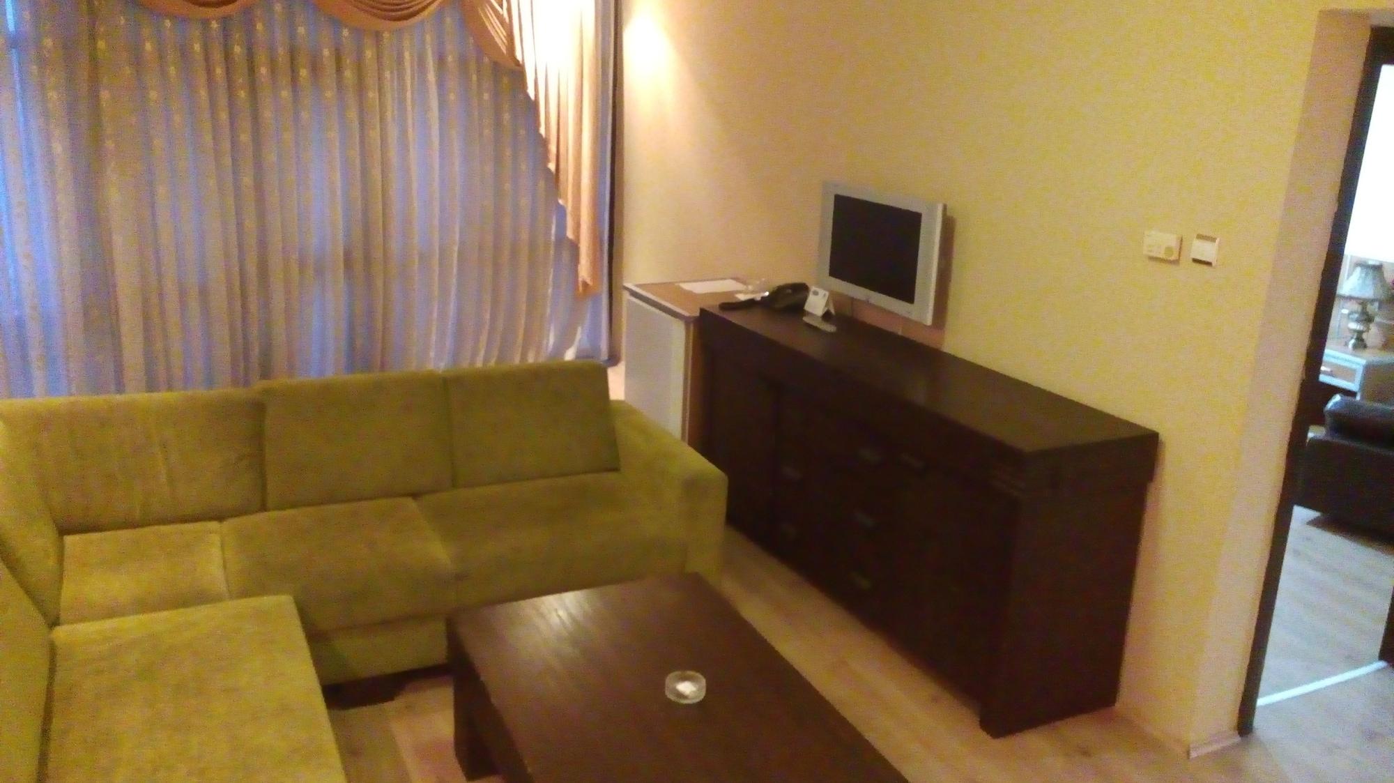 Demirgrand Hotel ทรับซอน ภายนอก รูปภาพ