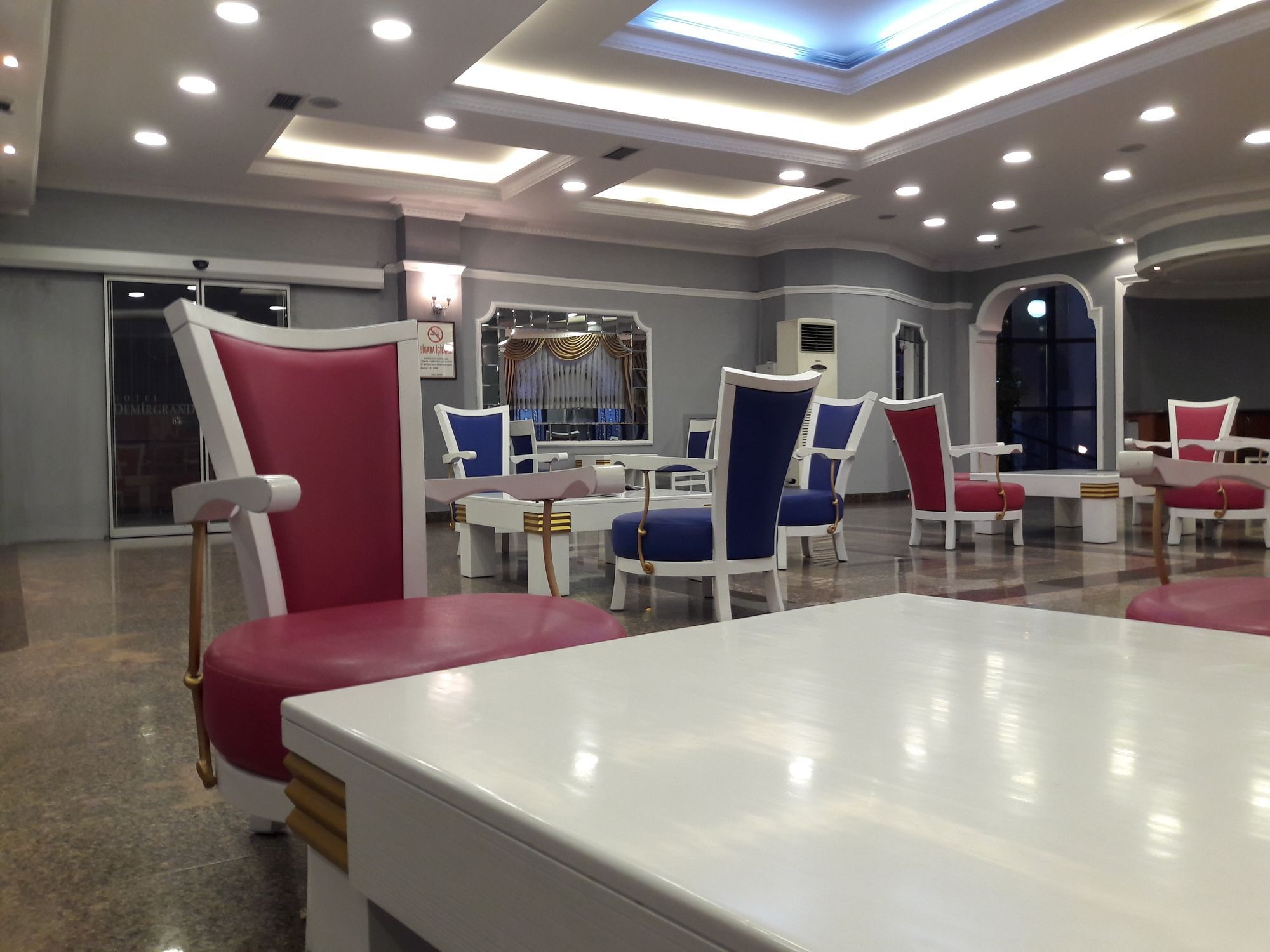 Demirgrand Hotel ทรับซอน ภายนอก รูปภาพ